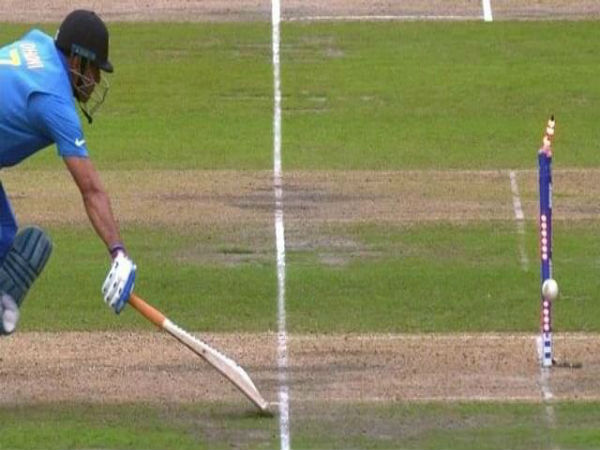 বিজেপিতে যোগ দিতে পারেন ধোনি