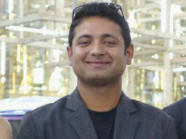 ধোনি বনাম চাওলা