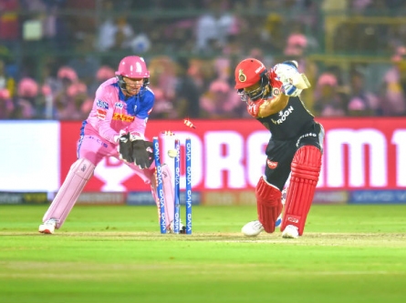 গোপাল-গৌতমের গুগলির জালে আটক আরসিবি! কোনও মতে  ১৫০ পার করলেন কোহলিরা